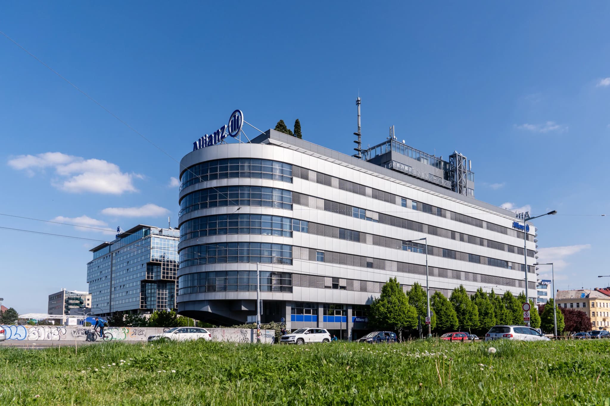 Lease of 625 sq m of office space in Diamond Point for Penta Hospitals