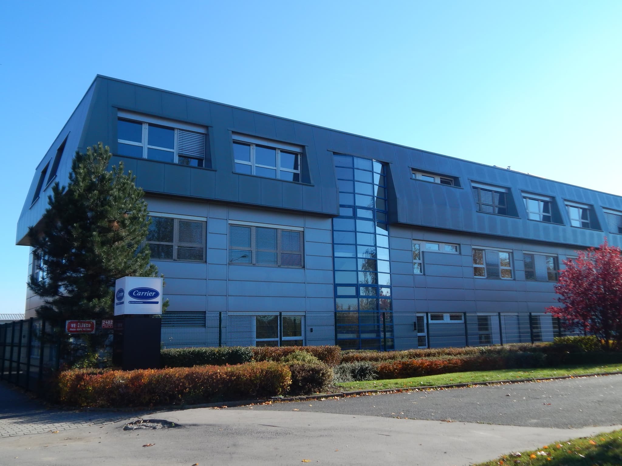 Sale of 13,100 sq m of Carrier's administrative and warehouse complex in Horní Počernice, Prague