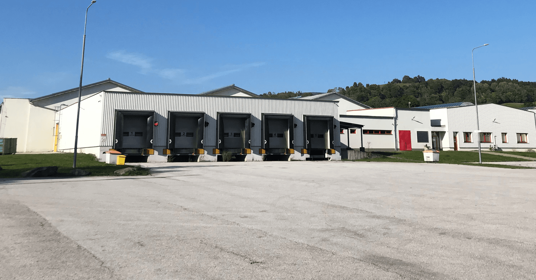 Sale, 28 000 m², Esselte production plant