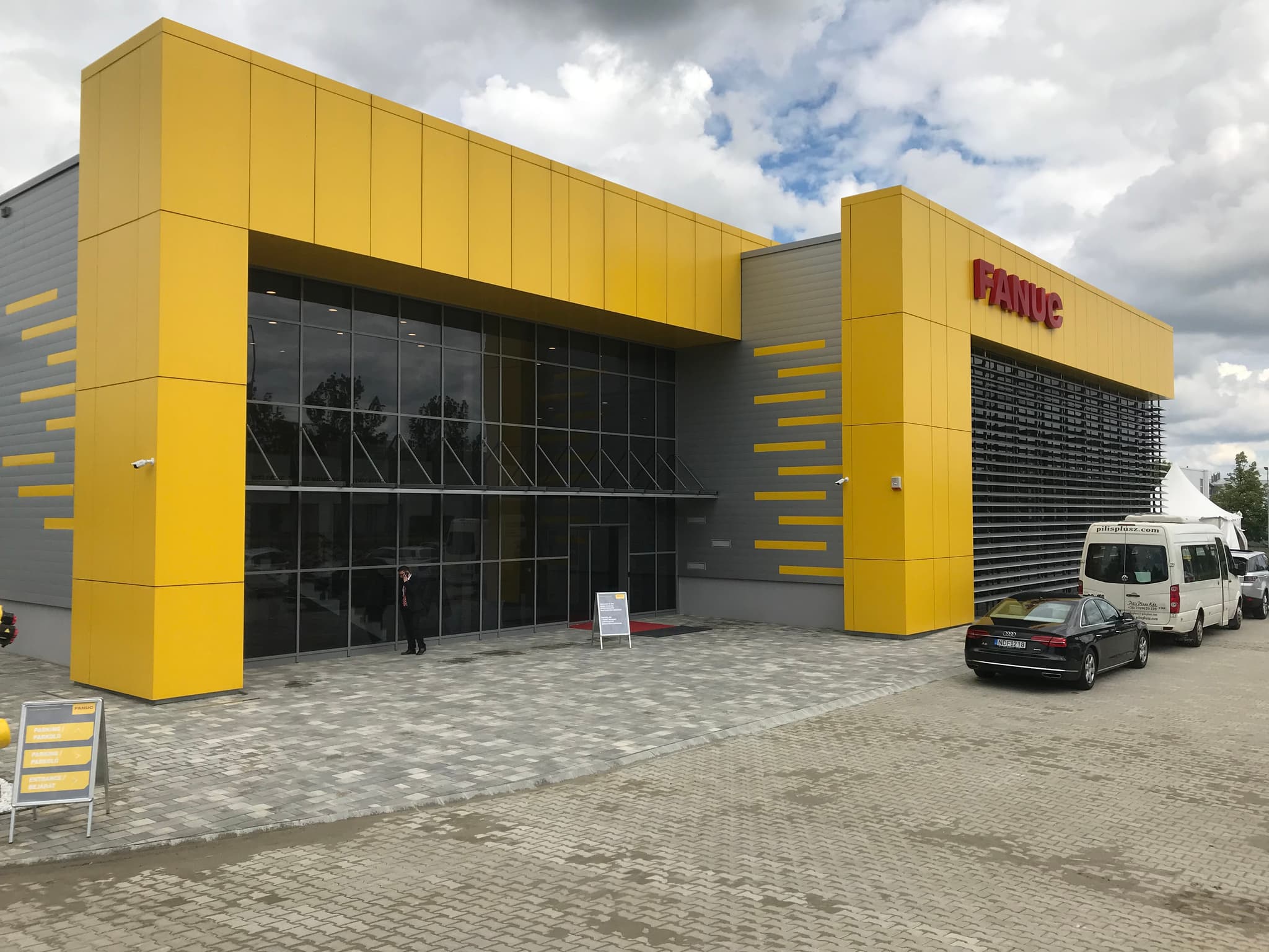 Acquisition of 10,900 sq m for Fanuc's new headquarters in Horní Počernice, Prague