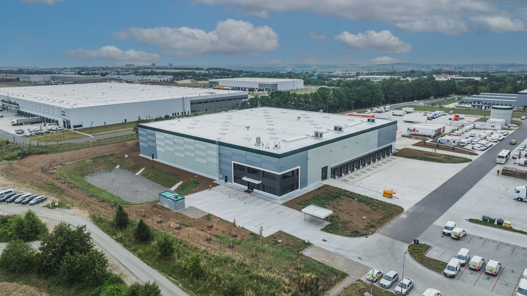 Mediation of the acquisition of 116,000 sq m of land in Chrášt'any for Prologis