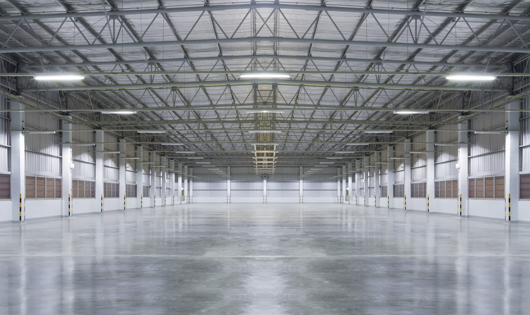 108 Industrial Agency with 93,000 sq m leased in 1Q/2016